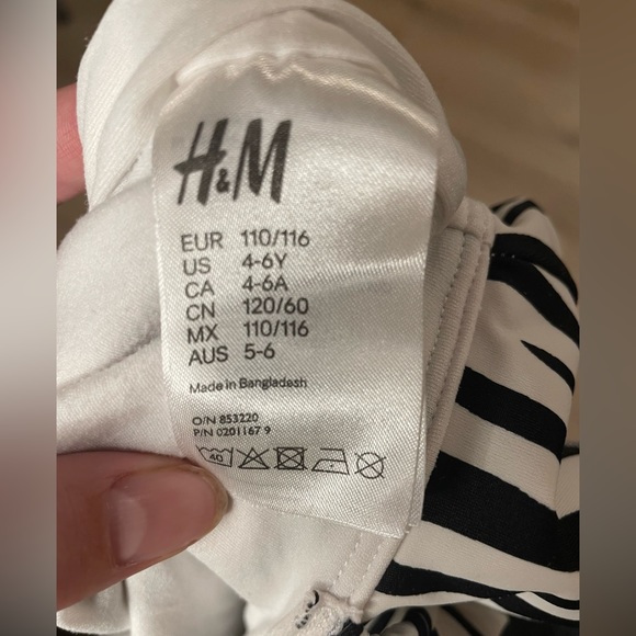 H&M toddler girls zebra print one-shoulder swimsuit - Picture 3 of 3